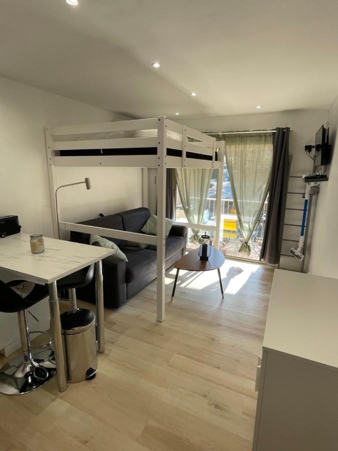 Studio Climatise Piscine Et Proche Plage Sanary-sur-Mer Exterior foto